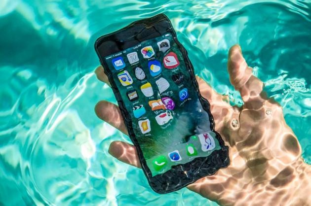 iPhone虚假广告不能带去游泳的手机算不算防水